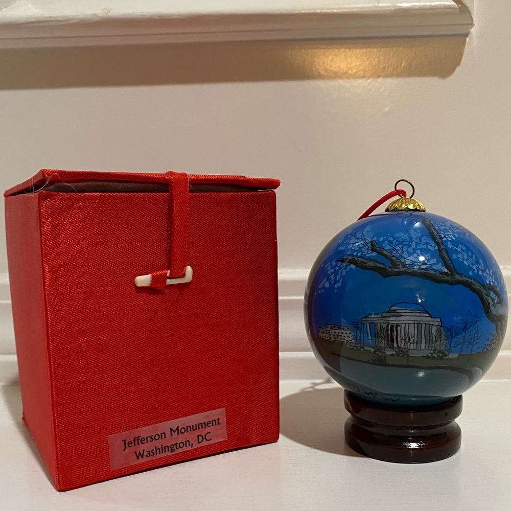 Jefferson Memorial Reverse Hand Painted (Eglemise) Ornament Winward Corp.